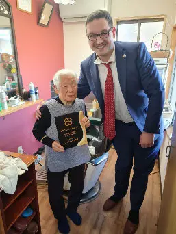World’s oldest barber certified in japan World’s oldest barber certified in japan