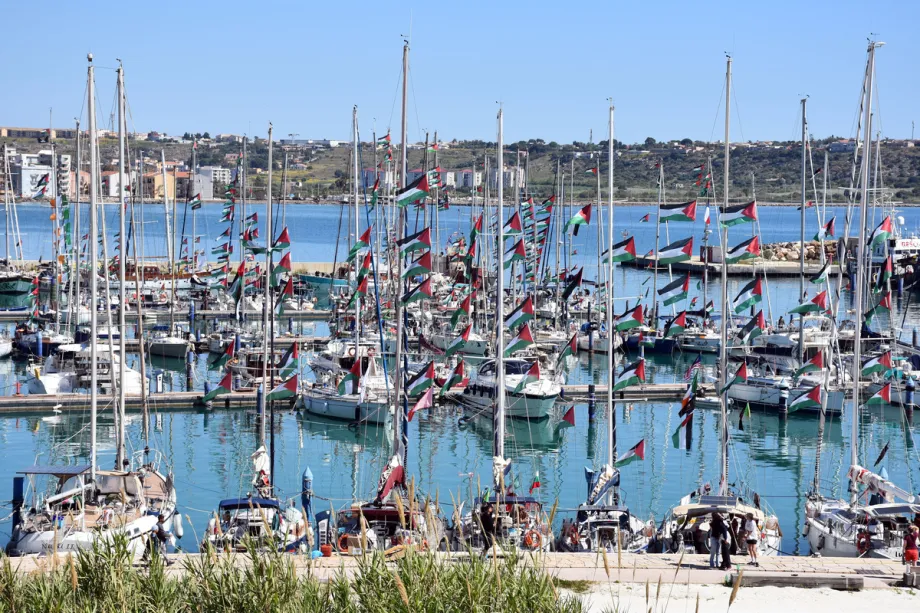 Global Sumud Flotilla Sails Toward Gaza as Israel Threatens Another High Seas Confrontation Global Sumud Flotilla Sails Toward Gaza as Israel Threatens Another High Seas Confrontation
